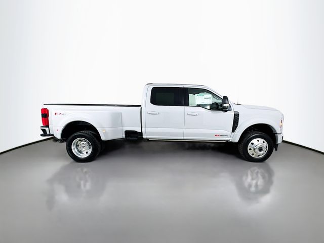 2025 Ford F-450 photo 8