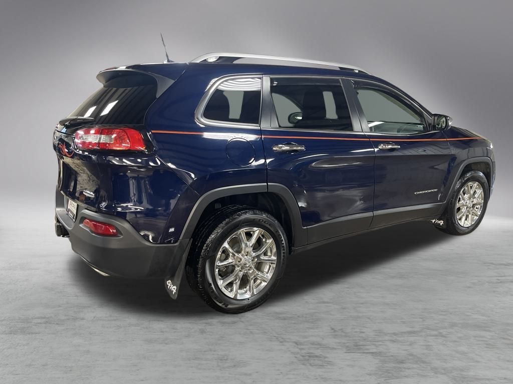 2016 Jeep Cherokee Latitude photo 2