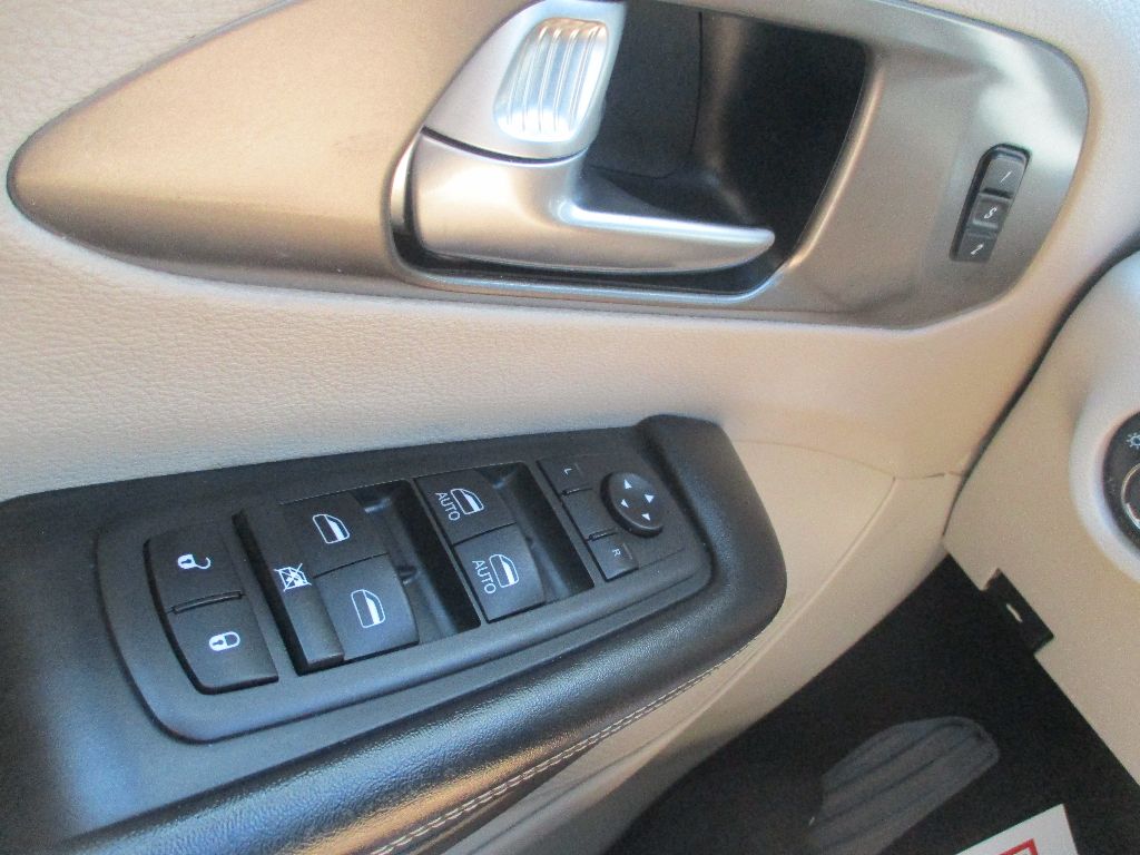2022 Chrysler Pacifica Touring L photo 14