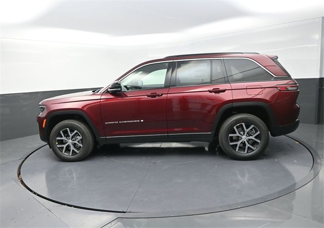 2025 Jeep Grand Cherokee Limited photo 3