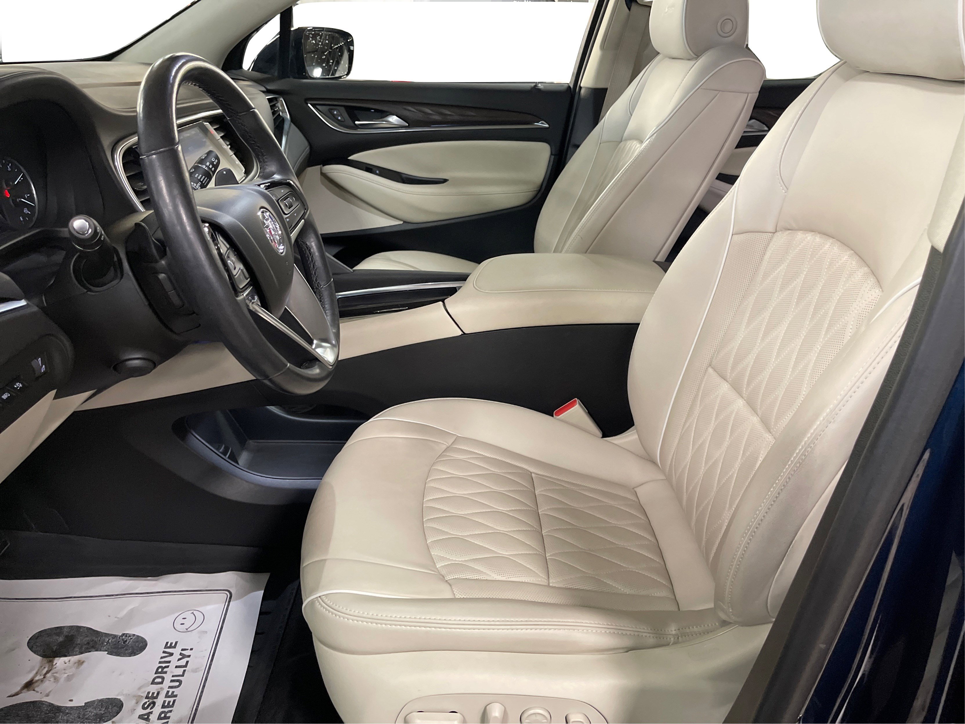 2022 Buick Enclave Avenir photo 21