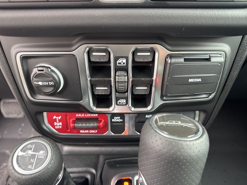 2025 Jeep Gladiator Mojave photo 40