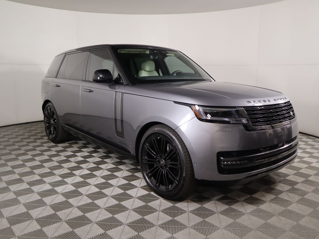 2025 Land Rover Range Rover SE photo 3