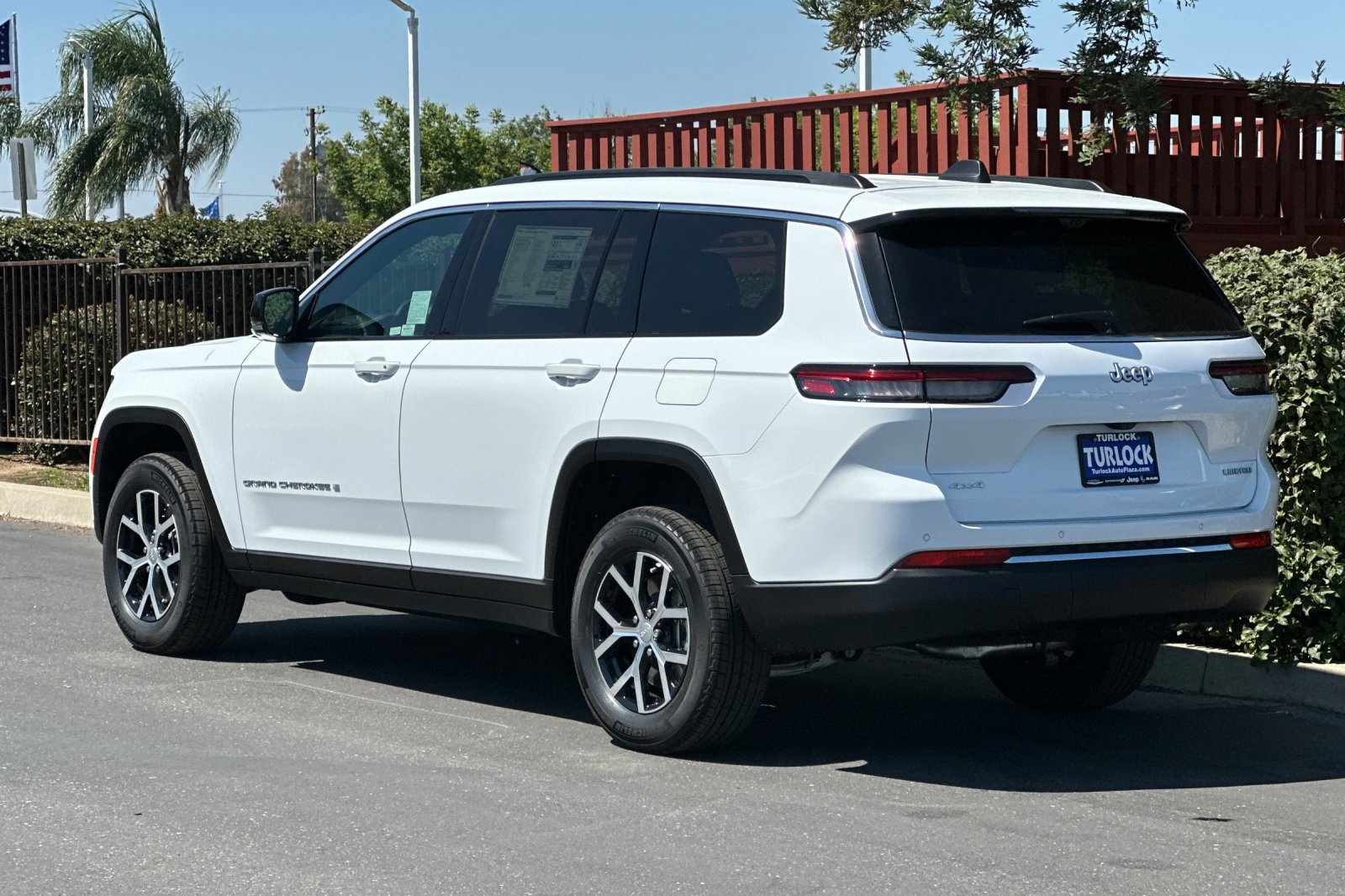 2025 Jeep Grand Cherokee Limited photo 6