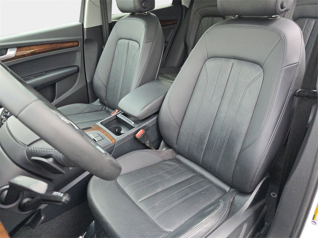 2018 Audi Q5 2.0T Premium Plus photo 12
