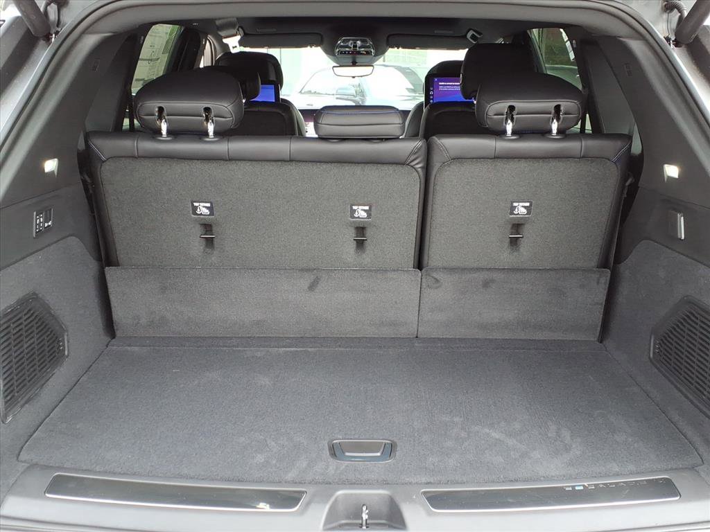 2026 Cadillac Escalade IQ Luxury photo 3