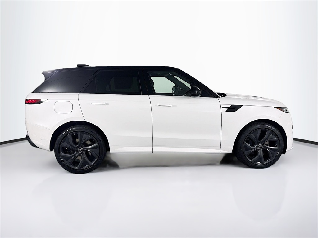 2025 Land Rover Range Rover Sport SE photo 2