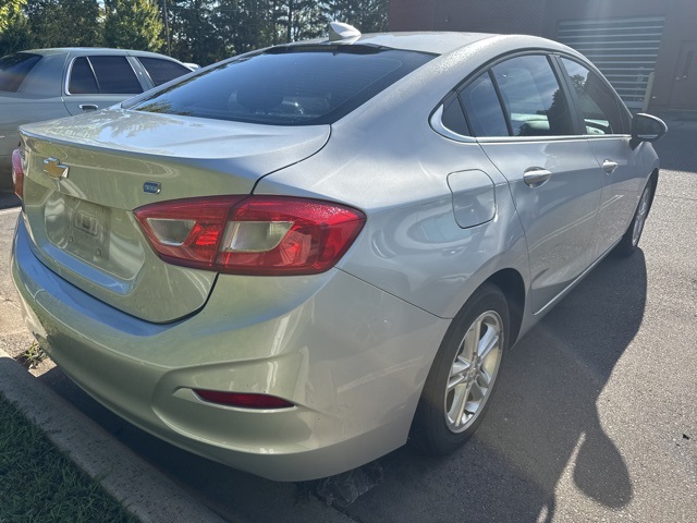 2017 Chevrolet Cruze LT photo 7