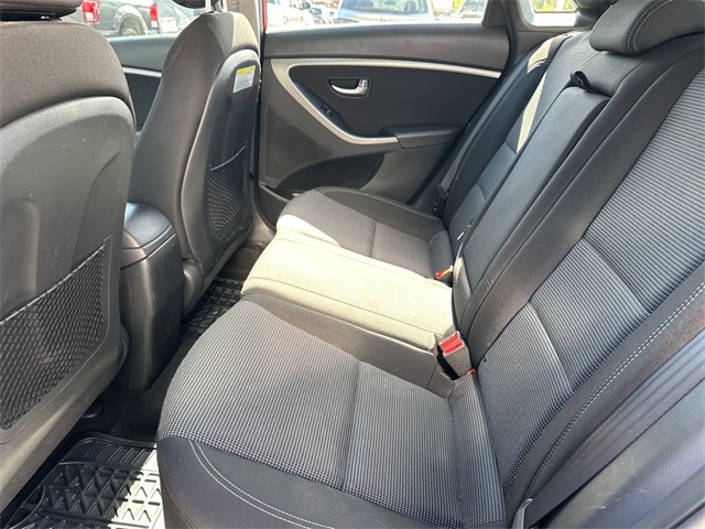 2017 Hyundai Elantra GT Base photo 11
