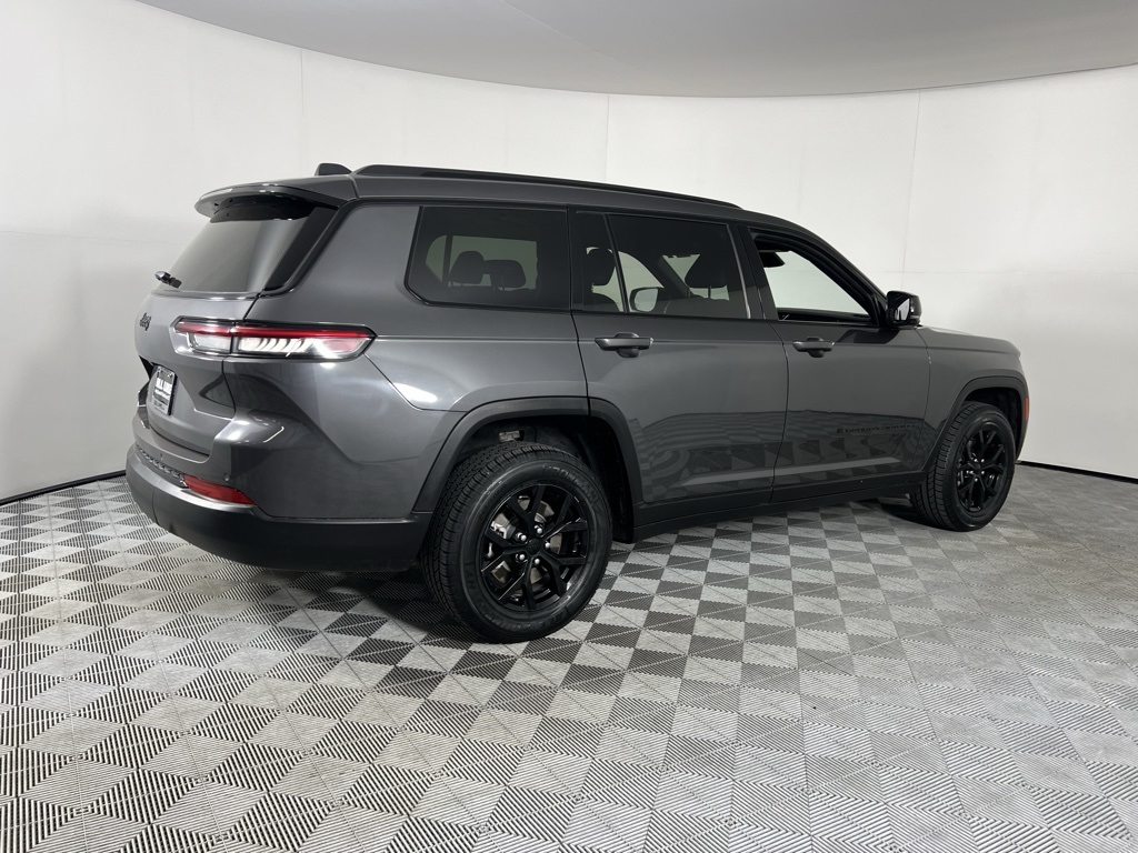 2024 Jeep Grand Cherokee Altitude photo 2