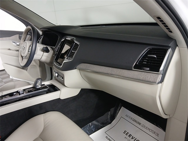 2024 Volvo XC90 Plus photo 17