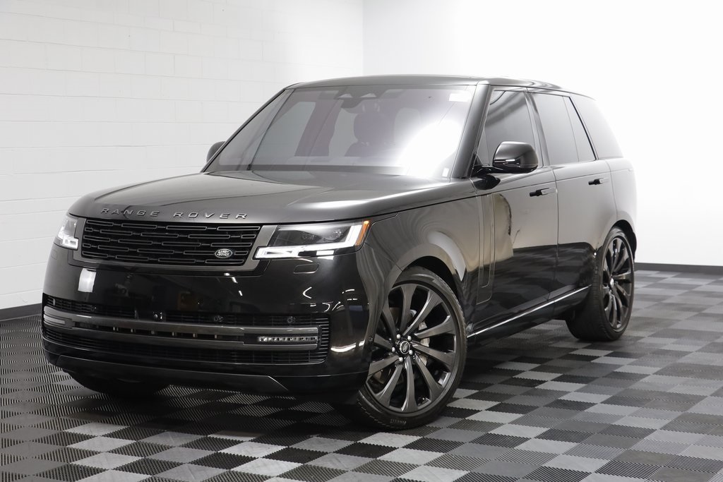 2023 Land Rover Range Rover SE's photo
