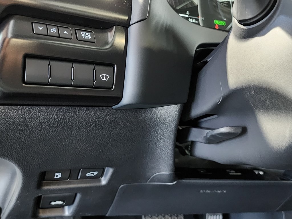 2025 Lexus UX photo 14