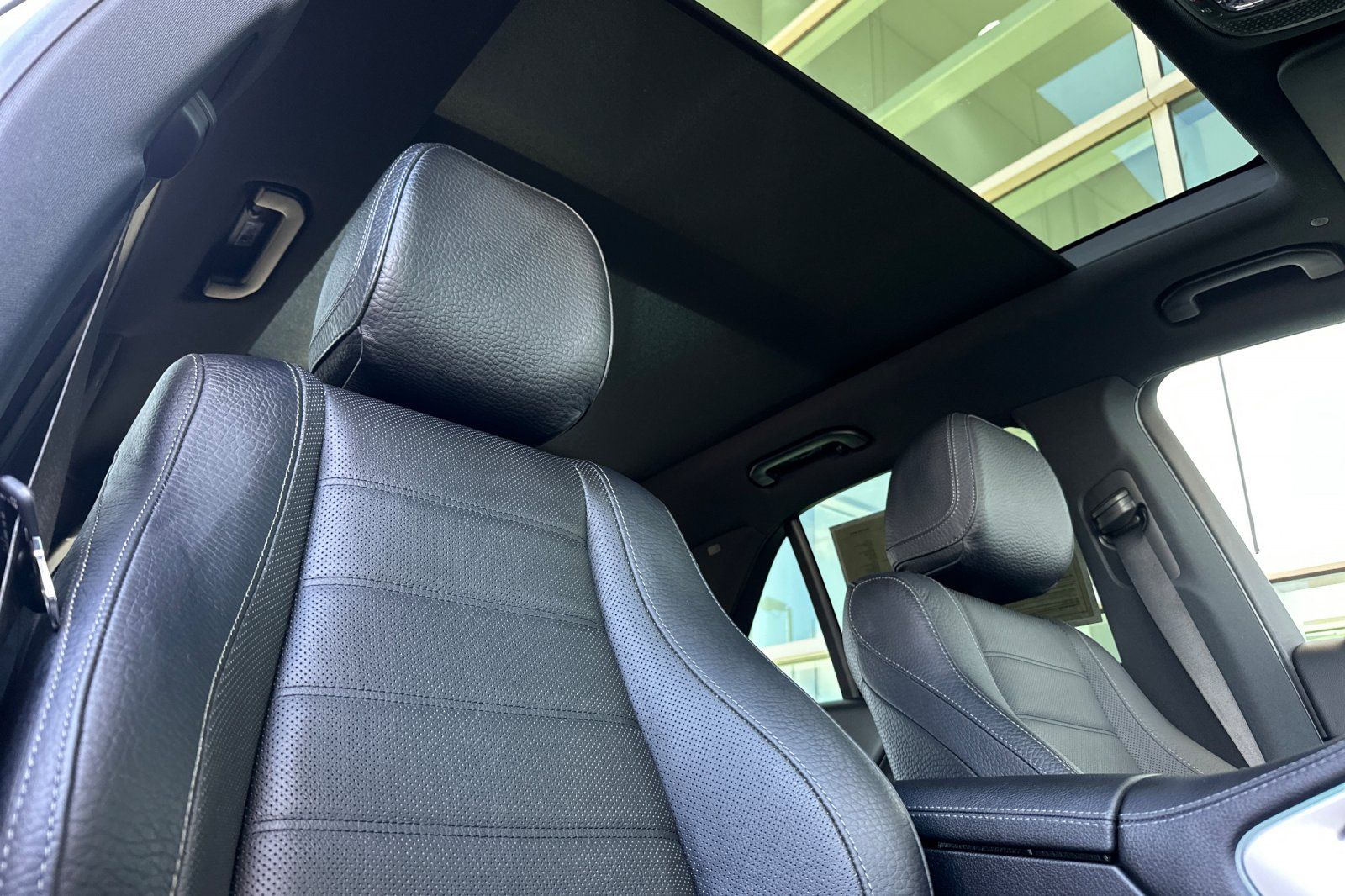 2023 Mercedes Benz GLE 450 4MATIC photo 3