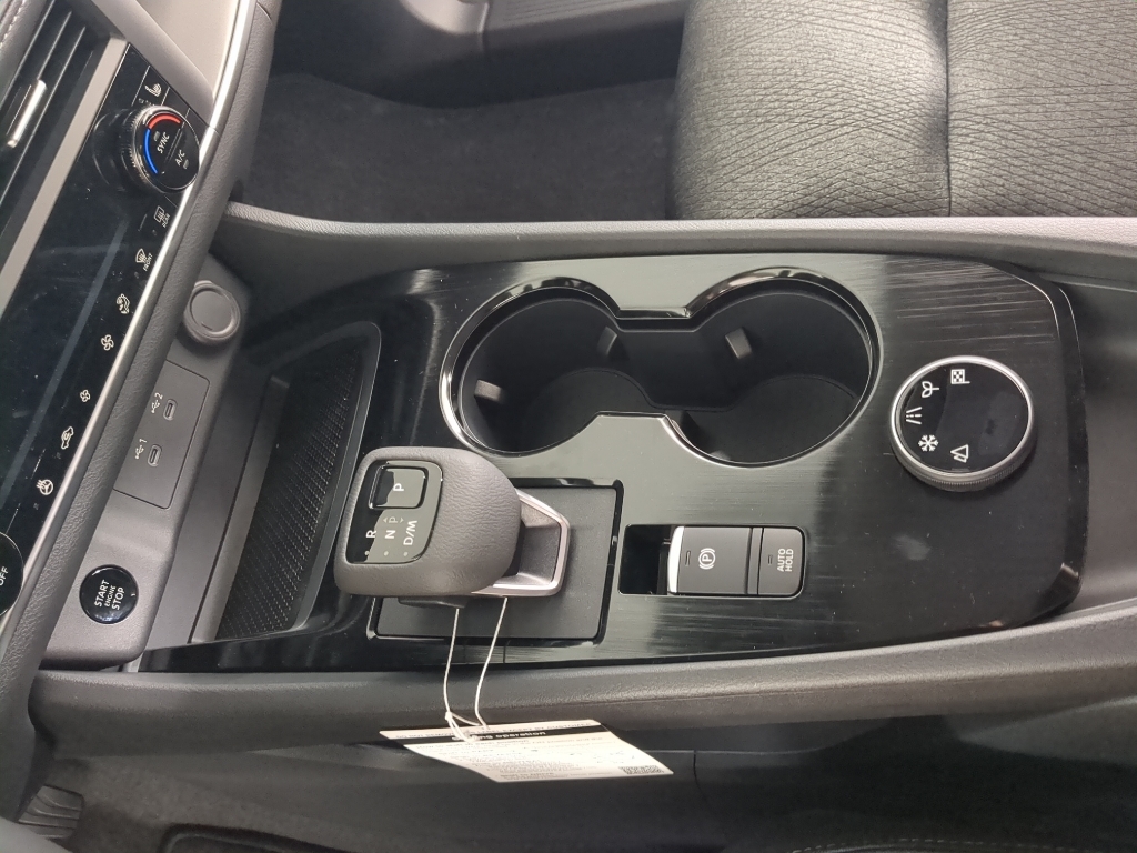 2026 Nissan Rogue SV photo 17