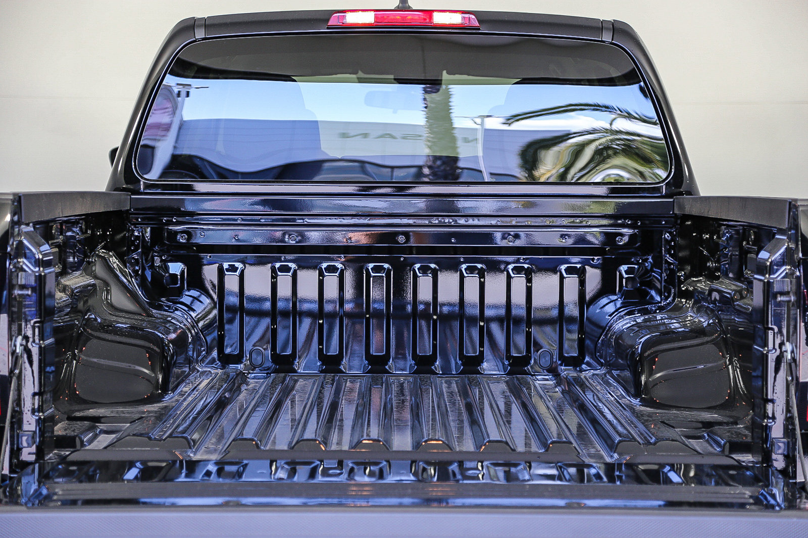 2025 Nissan Frontier SV photo 12