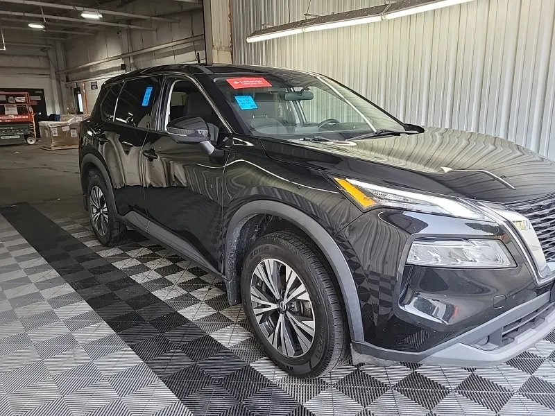 2021 Nissan Rogue SV photo 3