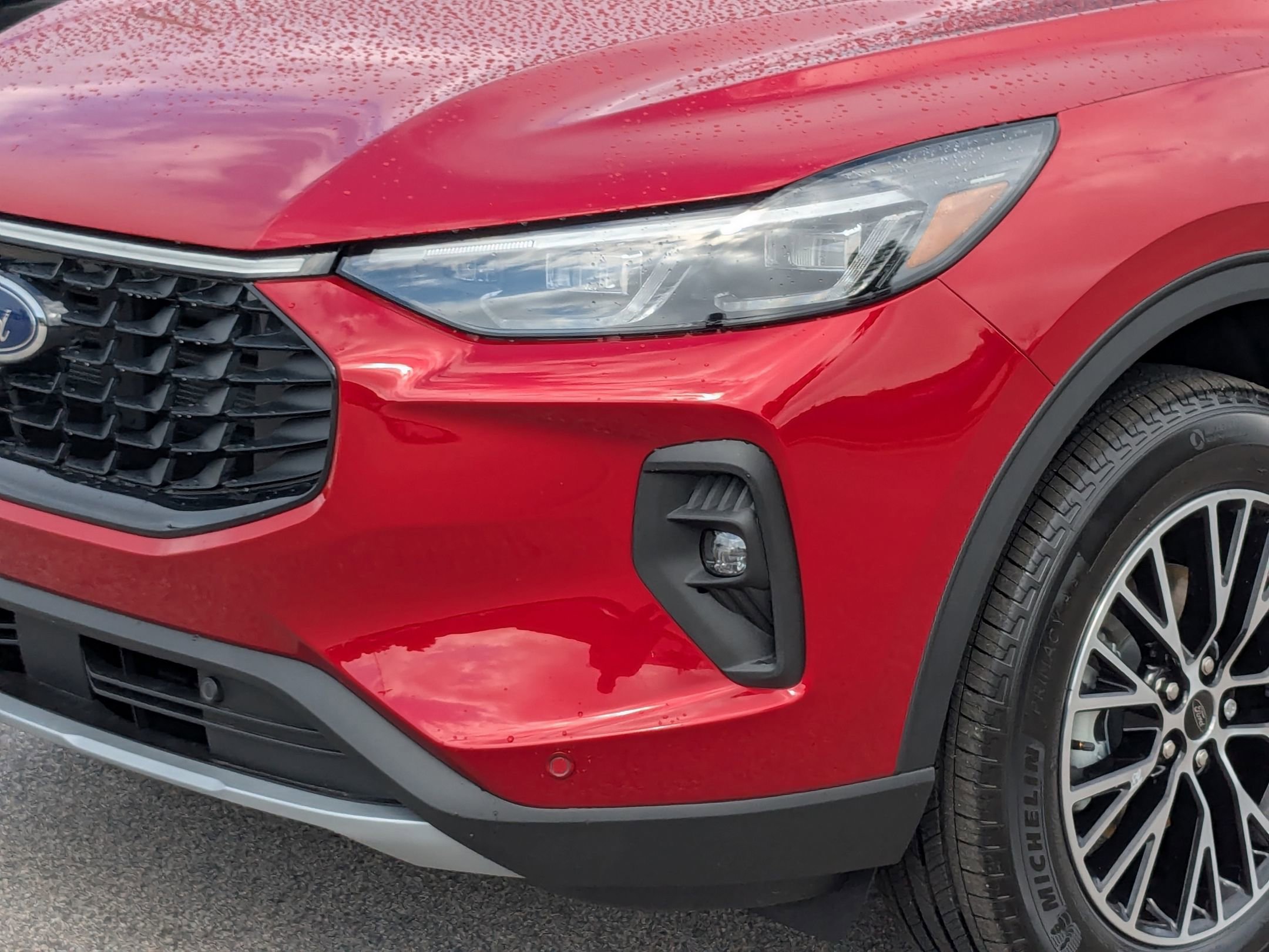 2025 Ford Escape Plug-In Hybrid photo 2