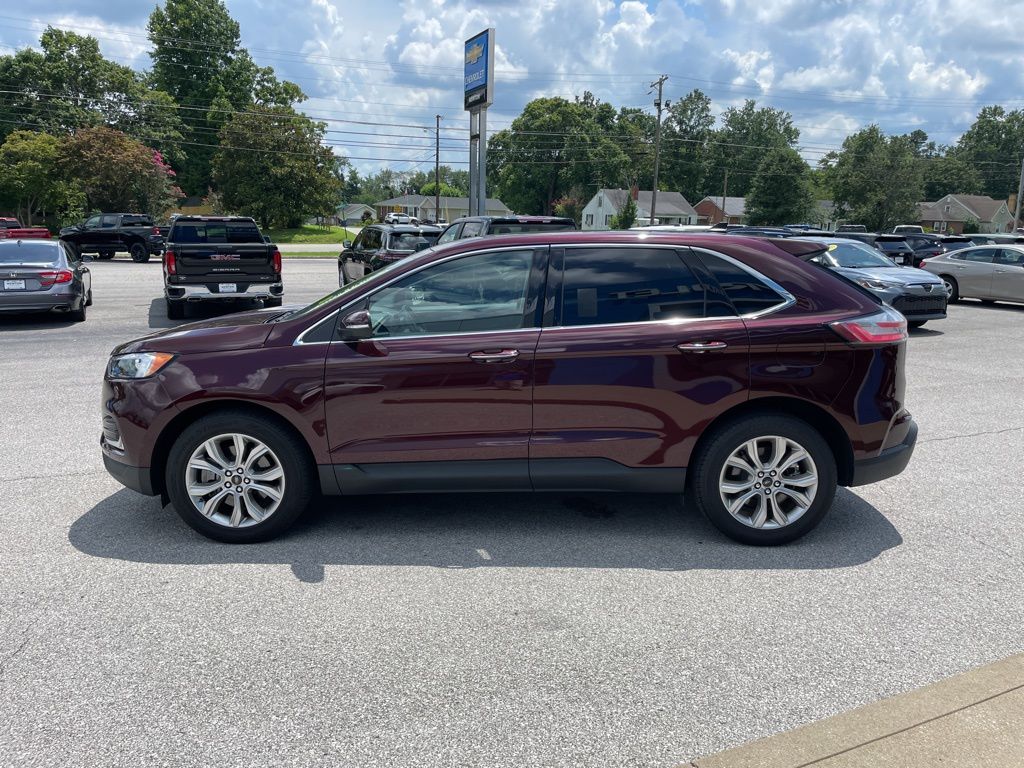2024 Ford Edge Titanium photo 4