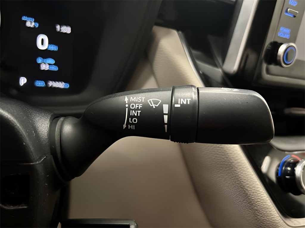 2020 Toyota Corolla LE photo 15