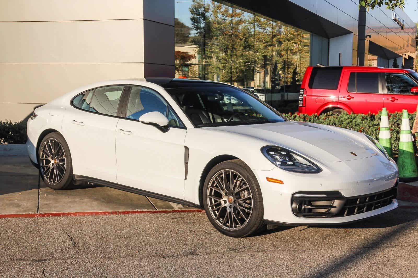 2023 Porsche Panamera Platinum photo 3