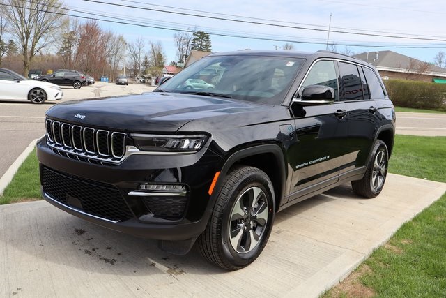 2025 Jeep Cherokee 4xe photo 4