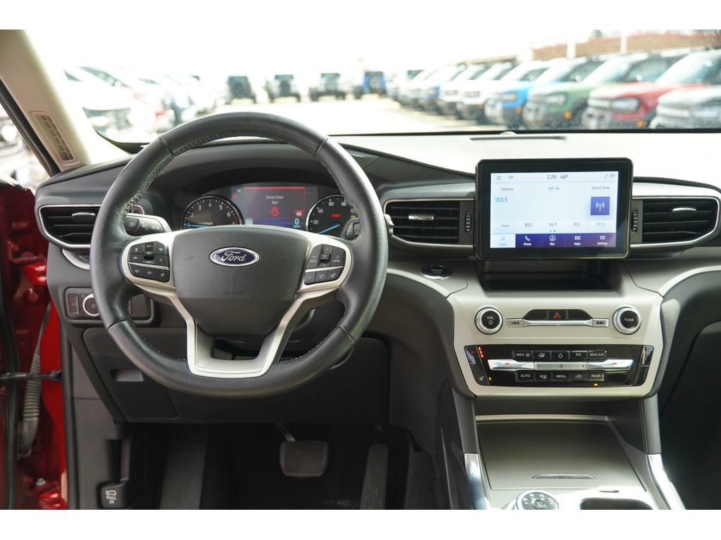 2022 Ford Explorer XLT photo 22