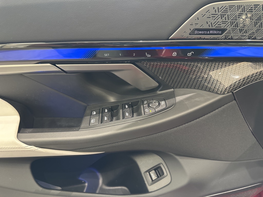 2025 Bmw M5 5 photo 6