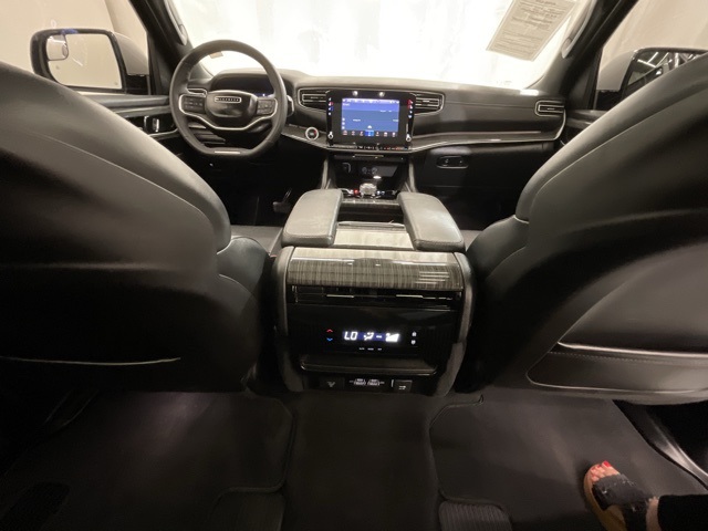 2022 Jeep Wagoneer Series II photo 13