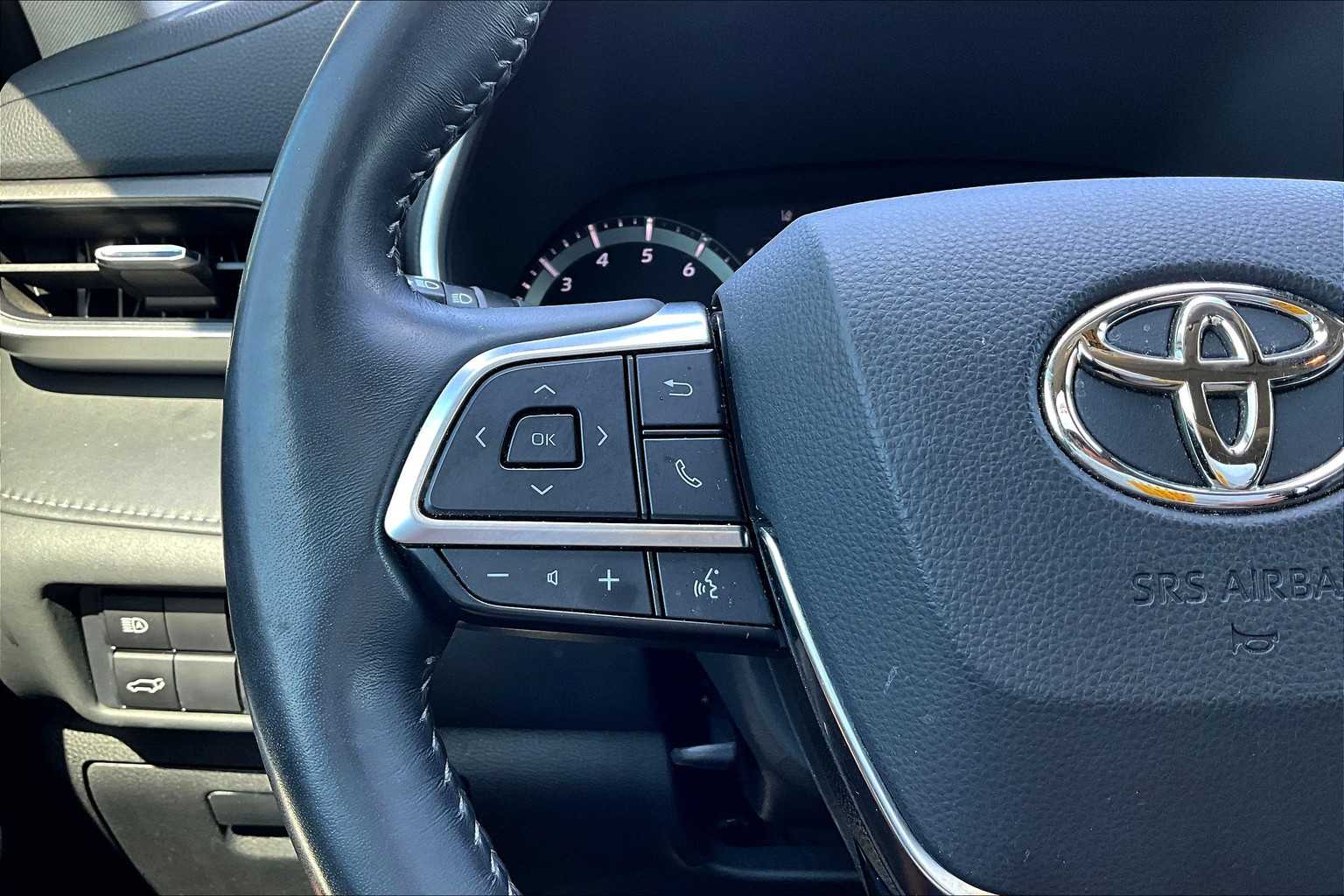 2021 Toyota Highlander XLE photo 22