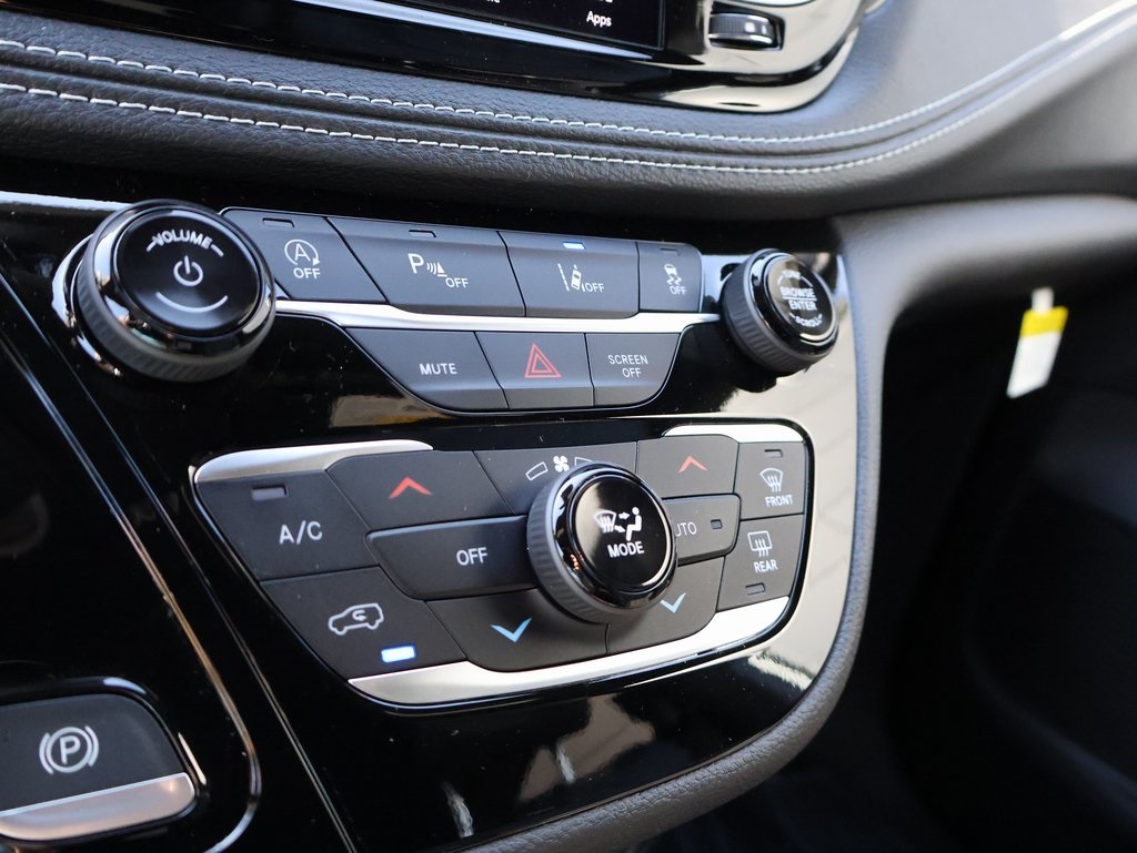 2026 Chrysler Pacifica photo 34