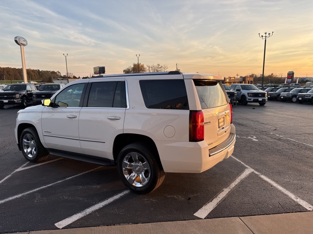 2016 Chevrolet Tahoe LT photo 2