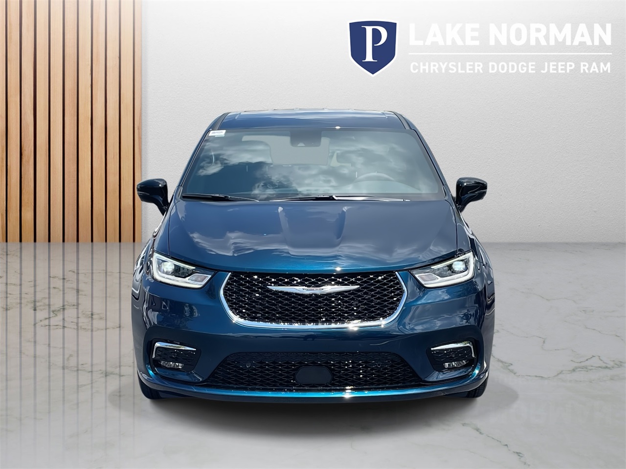 2025 Chrysler Pacifica photo 2