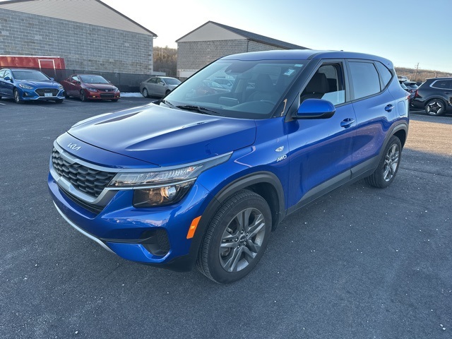 2023 Kia Seltos LX's photo