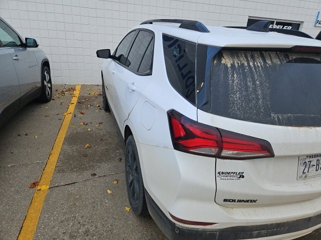 2023 Chevrolet Equinox RS photo 2