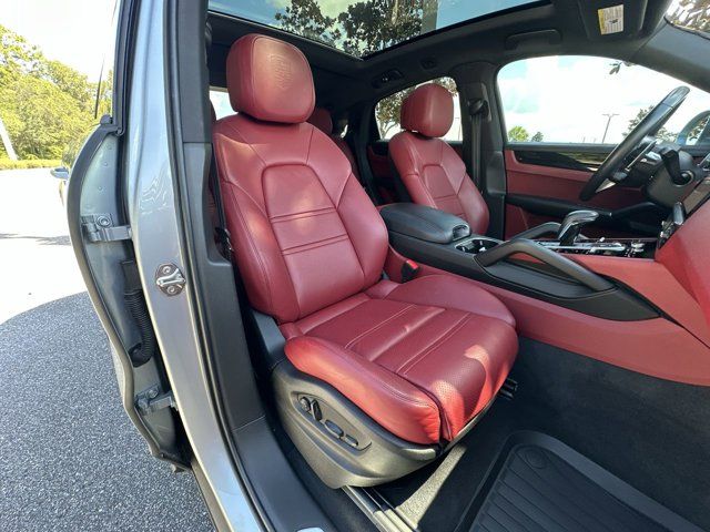 2023 Porsche Cayenne Coupe Base photo 20