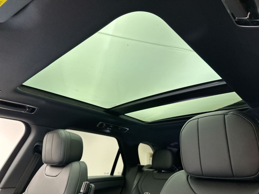 2025 Land Rover Range Rover Sport SE photo 10