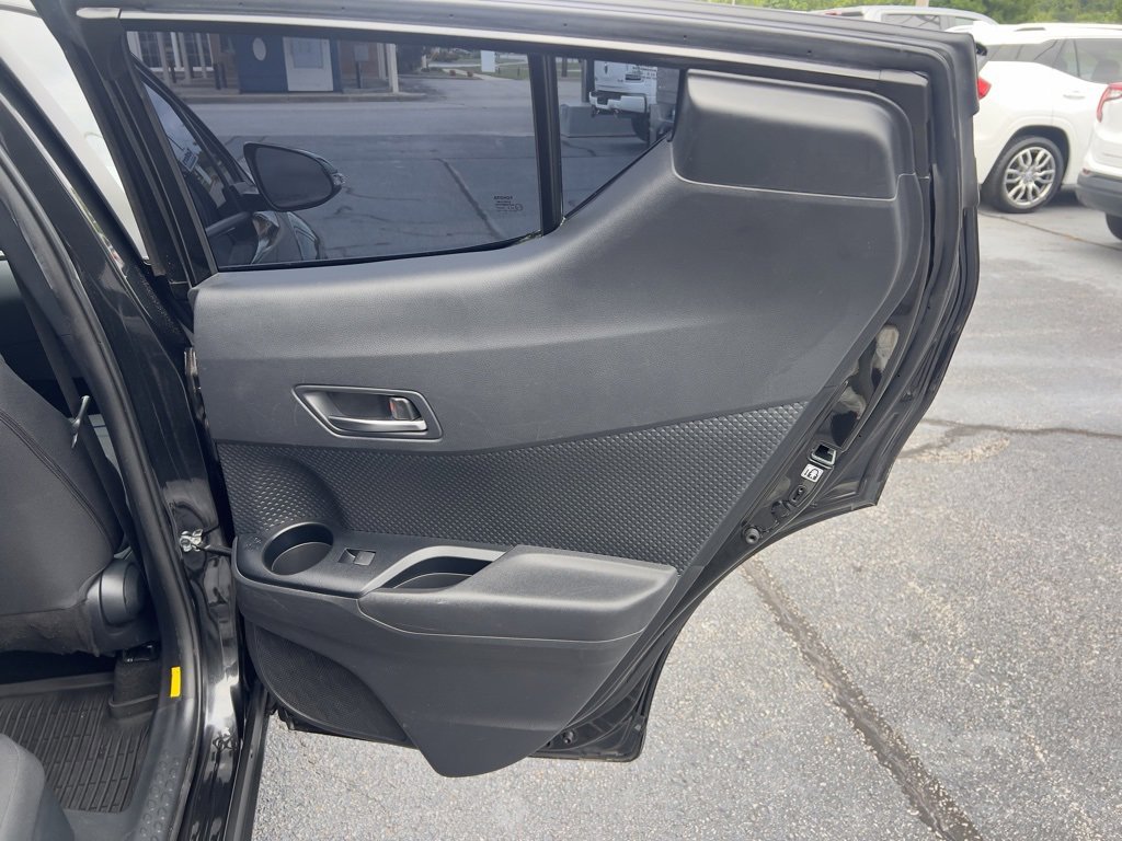 2020 Toyota C-HR LE photo 12