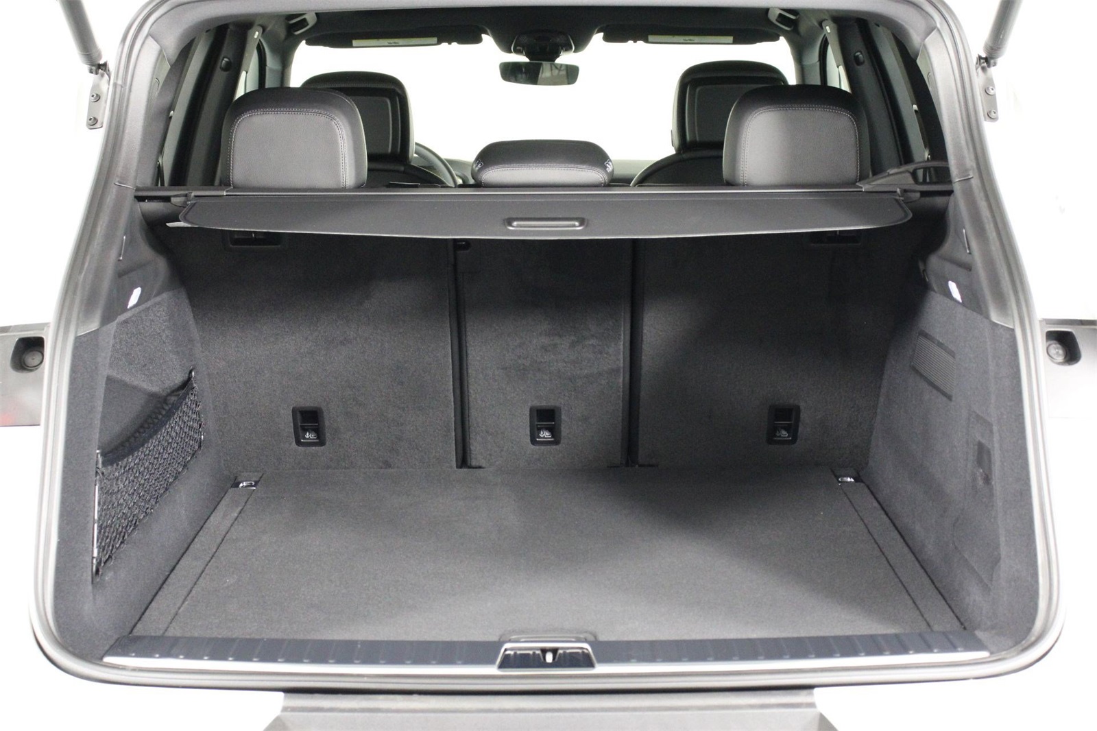 2025 Porsche Cayenne photo 17