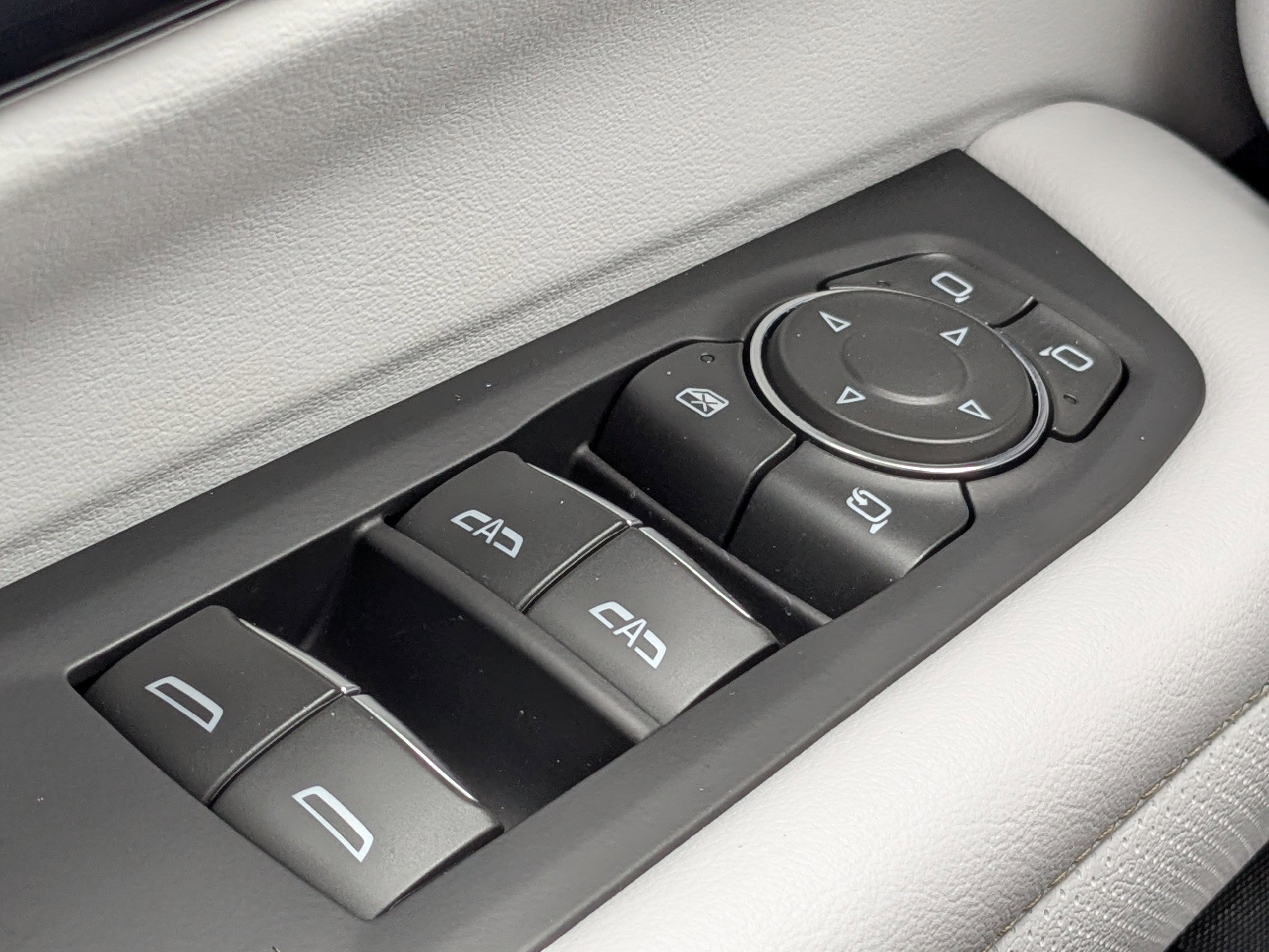 2025 Chevrolet Tahoe Premier photo 24