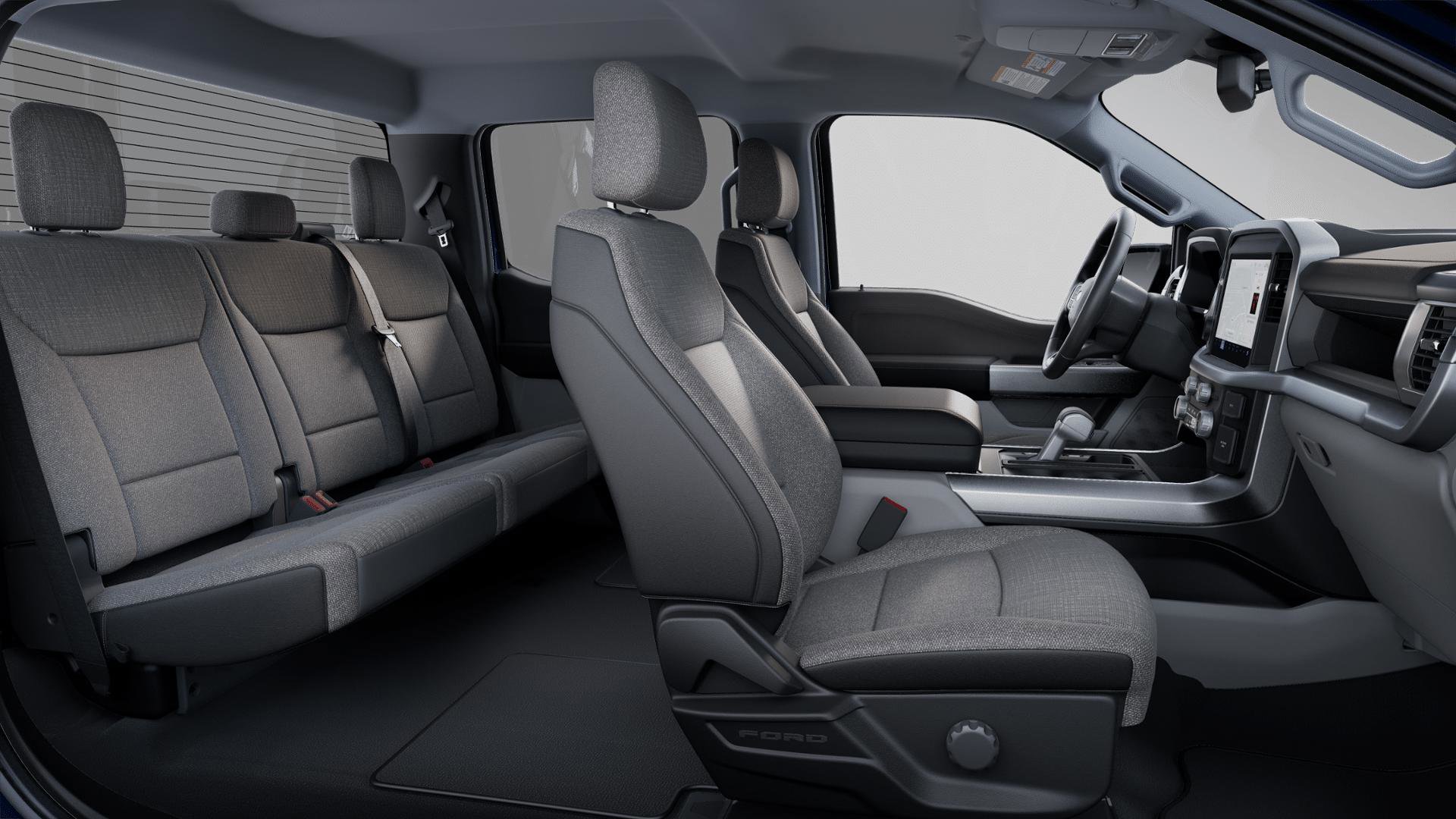 2025 Ford F-150 Lightning XLT photo 3