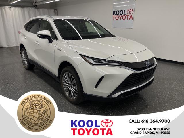 2021 Toyota Venza XLE's photo