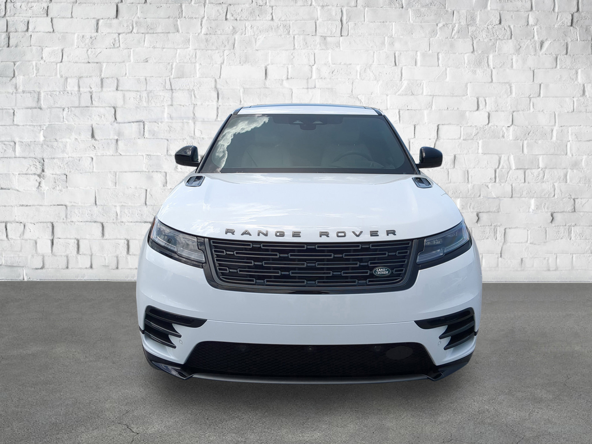 2026 Land Rover Range Rover Velar SE photo 2