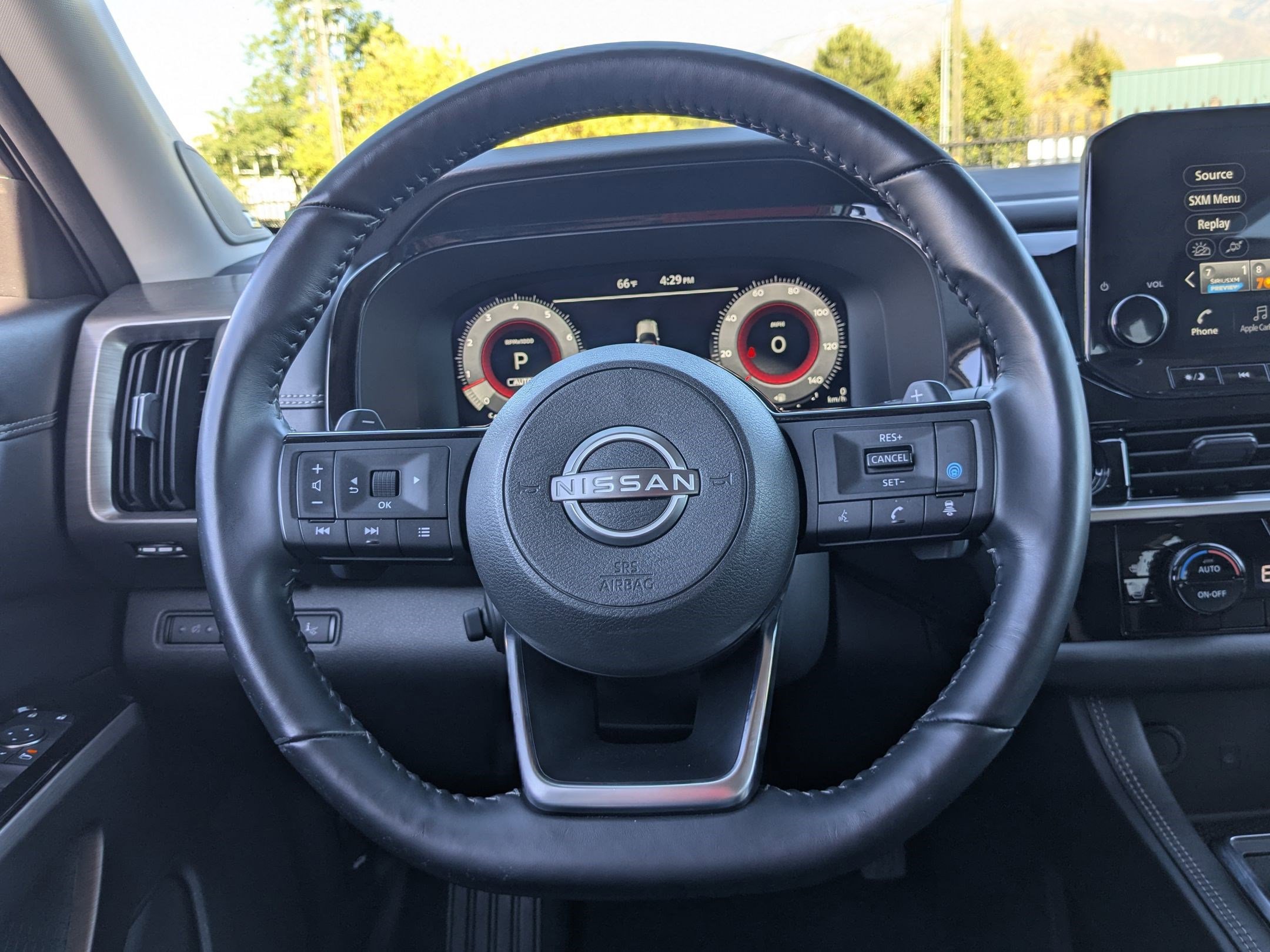 2023 Nissan Pathfinder Platinum photo 15