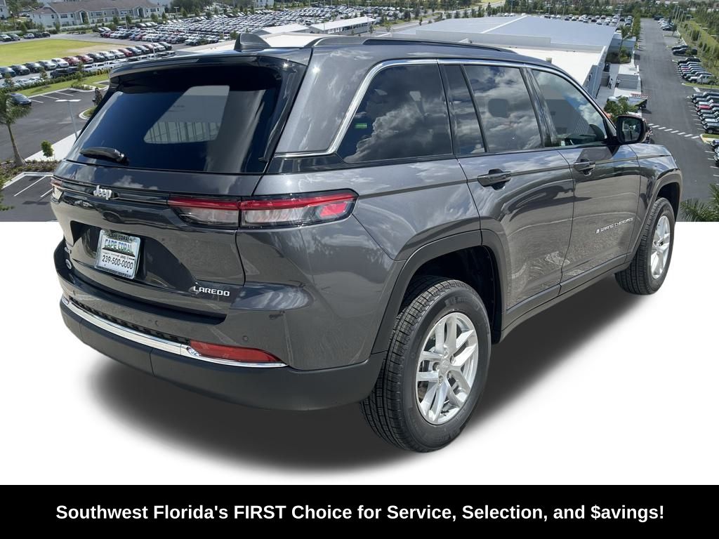2025 Jeep Grand Cherokee Laredo photo 4