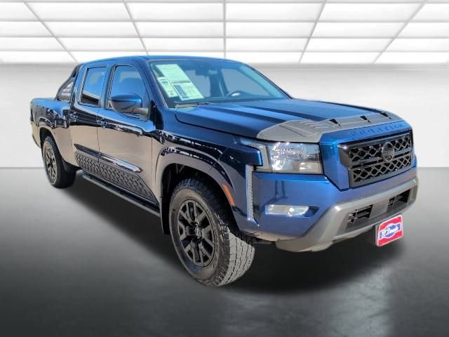2022 Nissan Frontier SV's photo