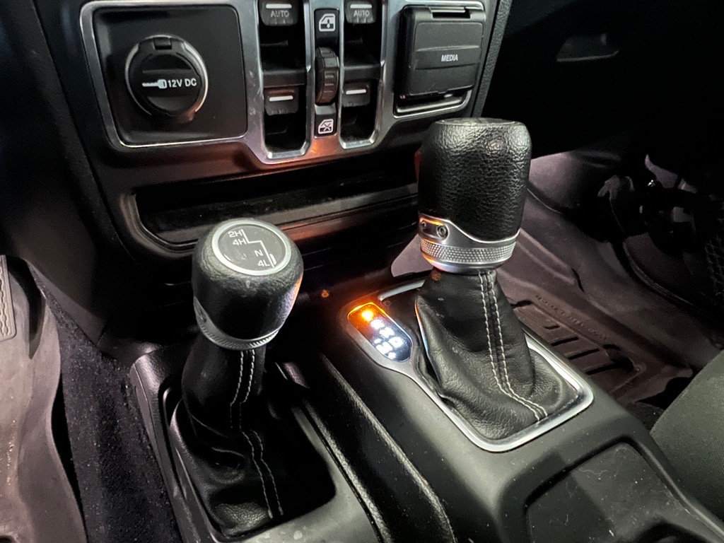 2018 Jeep Wrangler Unlimited Sahara photo 13