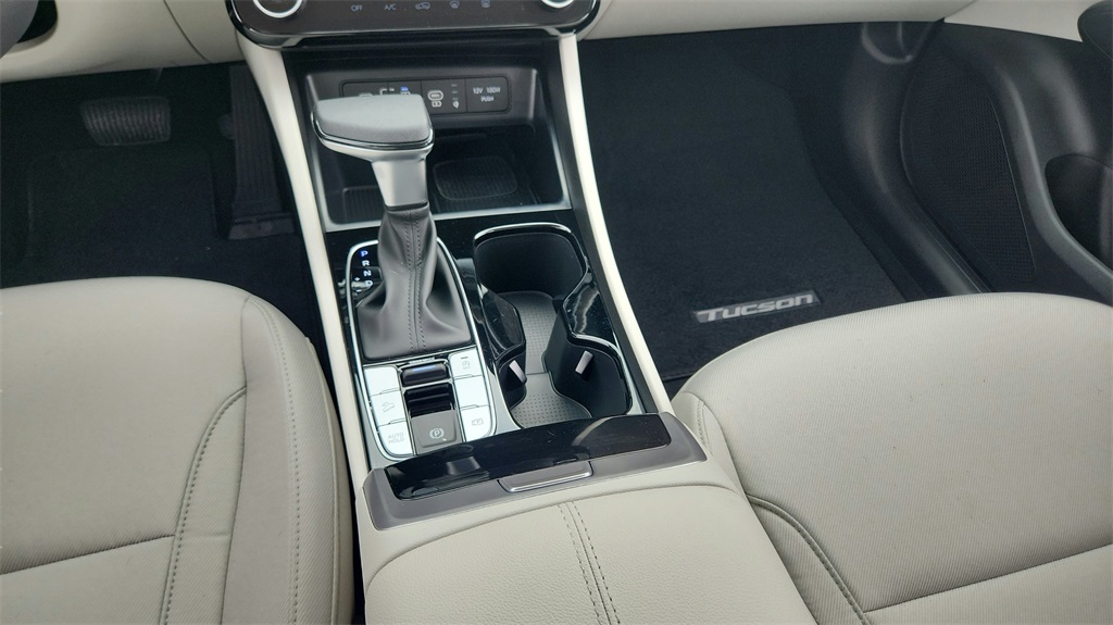 2025 Hyundai Tucson SEL photo 12