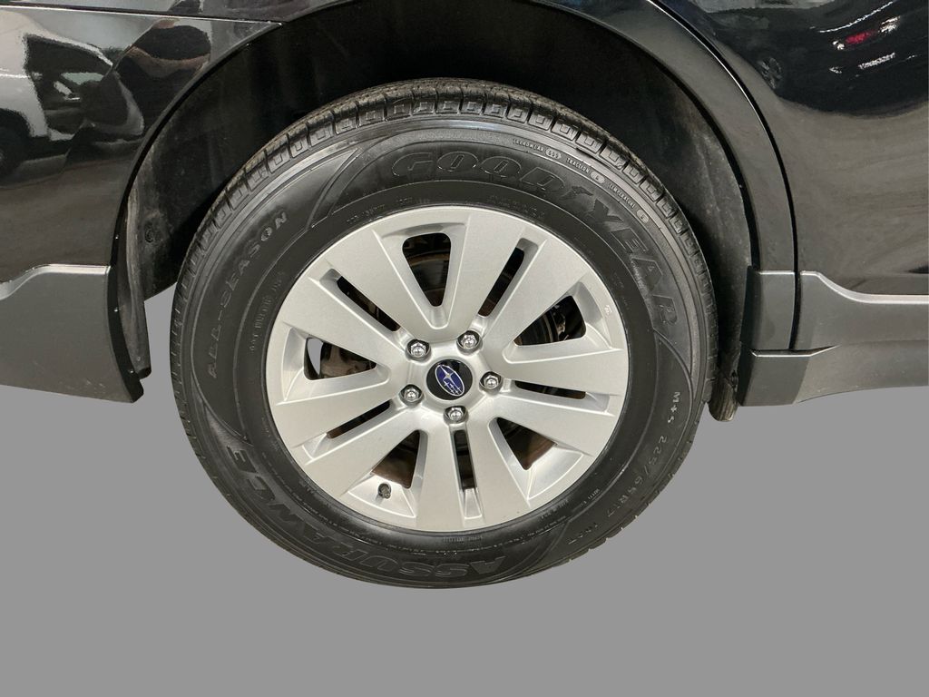 2018 Subaru Outback 2.5i Premium photo 15