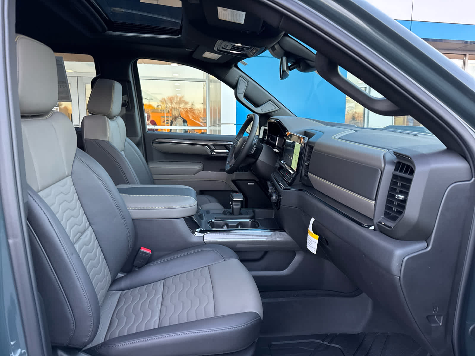 2025 Chevrolet Silverado ZR2 photo 2